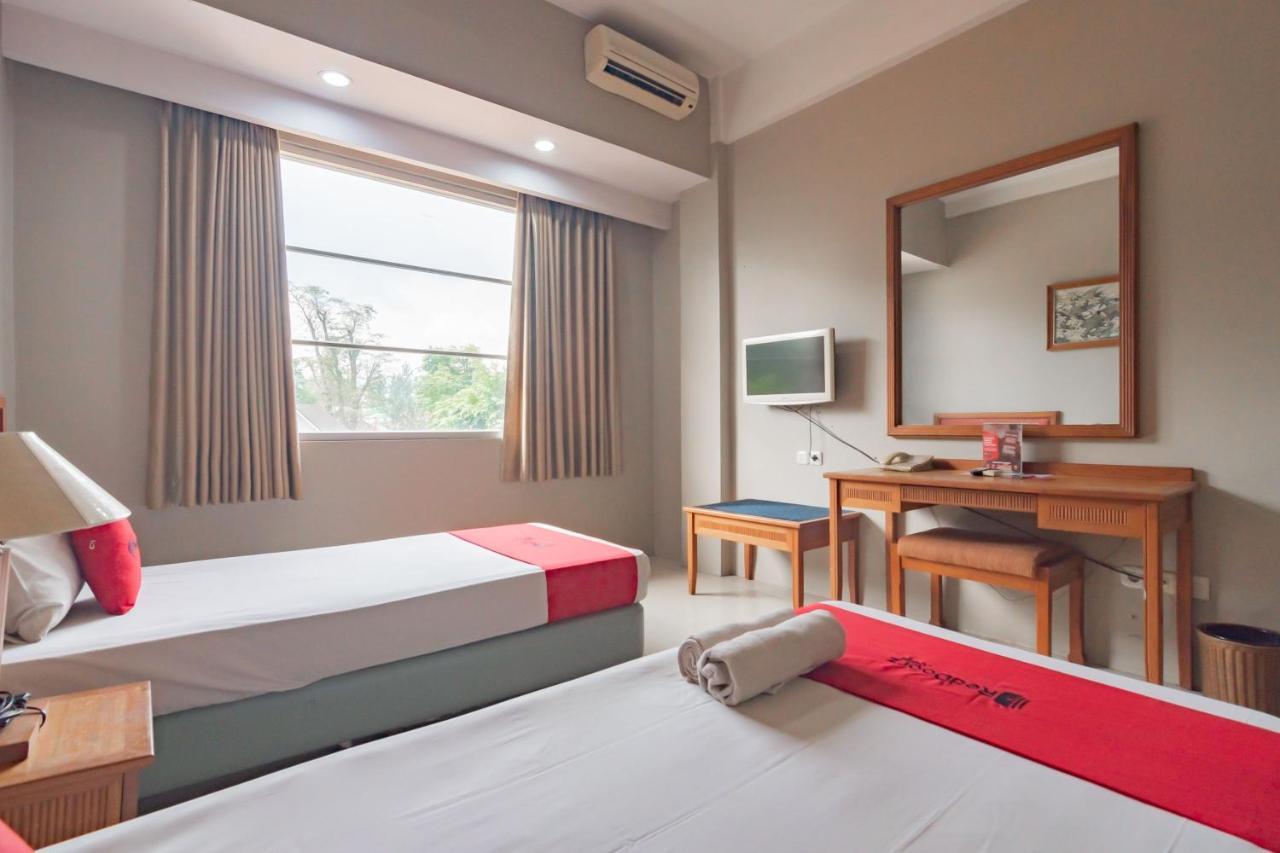 Reddoorz Near Institut Teknologi Bandung 2 Ξενοδοχείο Εξωτερικό φωτογραφία
