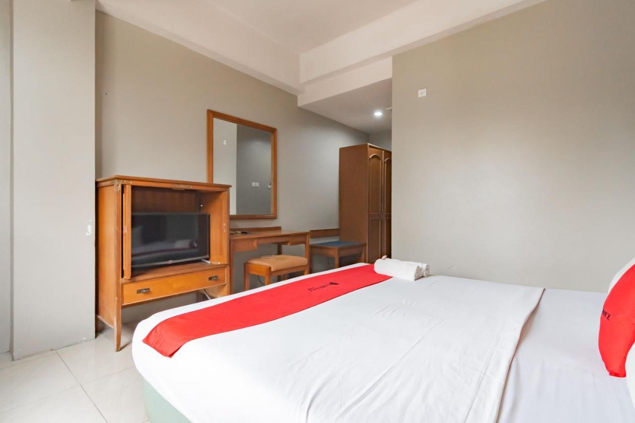 Reddoorz Near Institut Teknologi Bandung 2 Ξενοδοχείο Εξωτερικό φωτογραφία