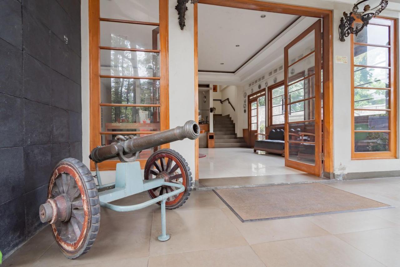 Reddoorz Near Institut Teknologi Bandung 2 Ξενοδοχείο Εξωτερικό φωτογραφία