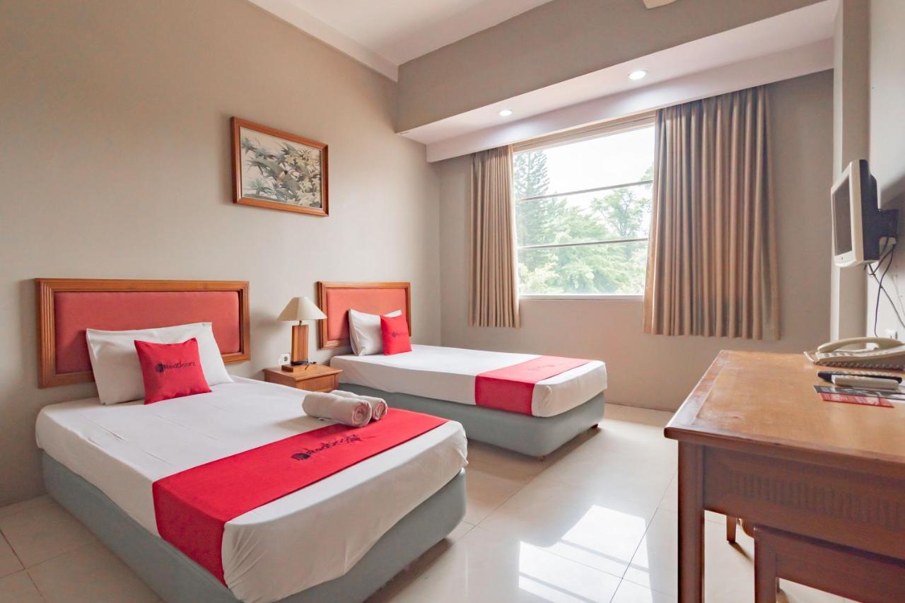 Reddoorz Near Institut Teknologi Bandung 2 Ξενοδοχείο Εξωτερικό φωτογραφία