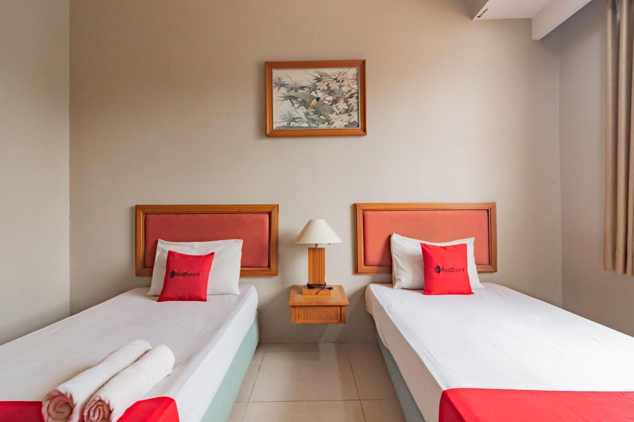 Reddoorz Near Institut Teknologi Bandung 2 Ξενοδοχείο Εξωτερικό φωτογραφία