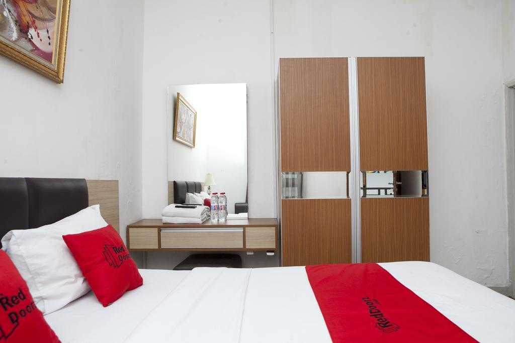 Reddoorz Near Institut Teknologi Bandung 2 Ξενοδοχείο Εξωτερικό φωτογραφία
