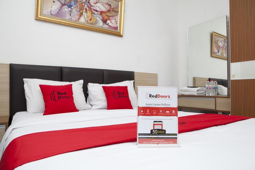 Reddoorz Near Institut Teknologi Bandung 2 Ξενοδοχείο Εξωτερικό φωτογραφία