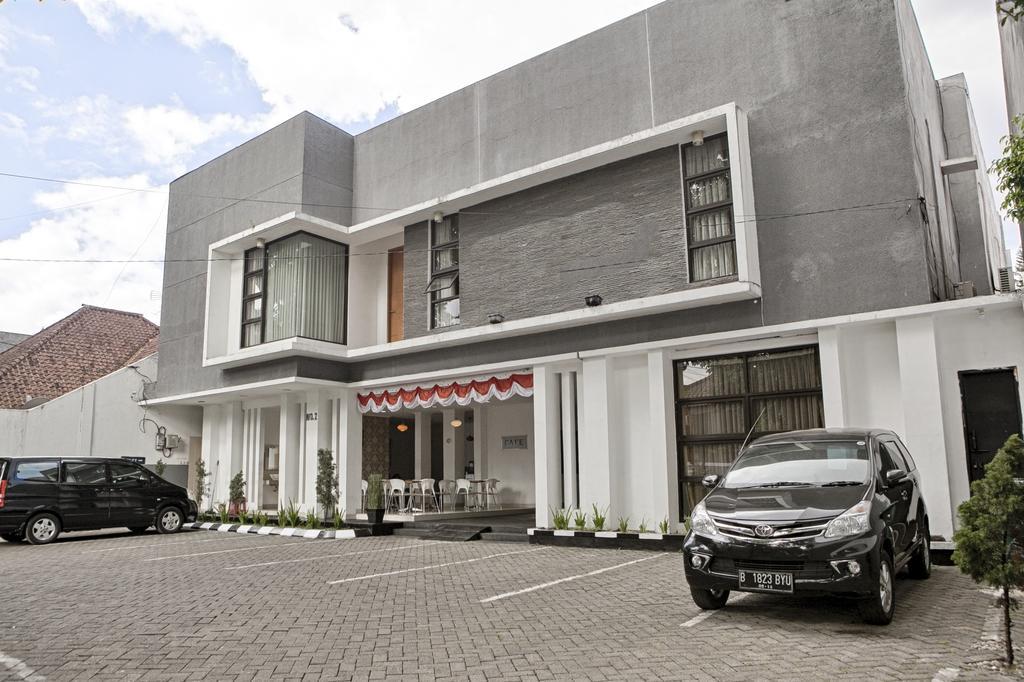 Reddoorz Near Institut Teknologi Bandung 2 Ξενοδοχείο Εξωτερικό φωτογραφία