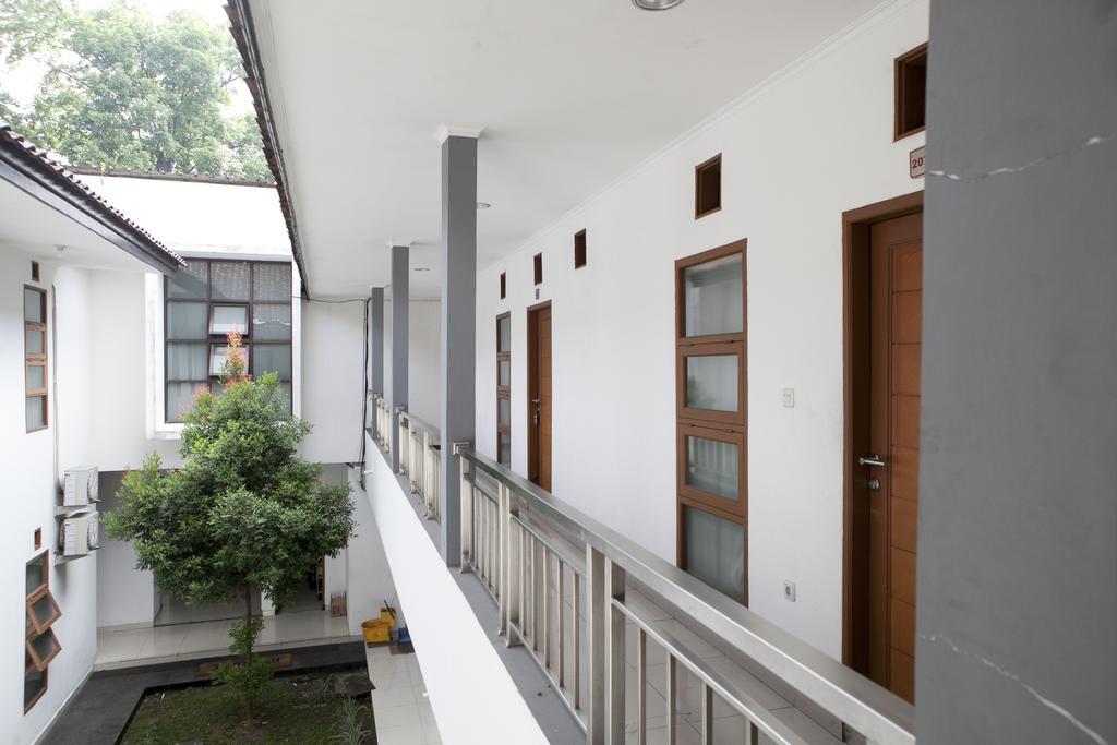 Reddoorz Near Institut Teknologi Bandung 2 Ξενοδοχείο Εξωτερικό φωτογραφία